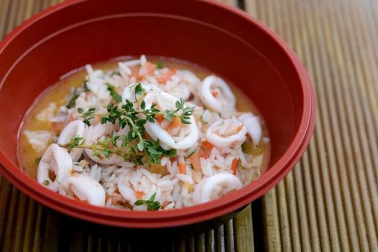 Arroz com lula &agrave; proven&ccedil;al do Marcha e Sai.