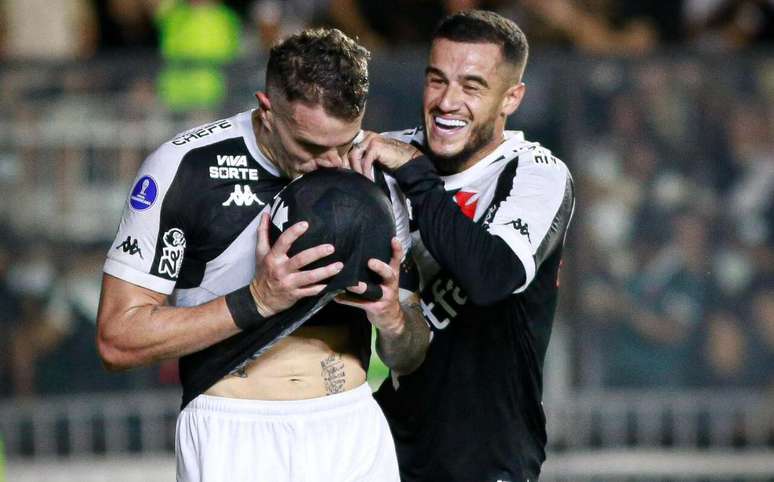 Com gola&ccedil;o de cabe&ccedil;a, Vegetti fez o gol do &uacute;ltimo 1 a 0 do Vasco, em 25 &ndash;