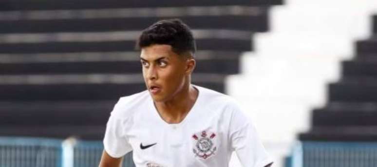 Kau&ecirc; durante jogo das categorias de base do Corinthians