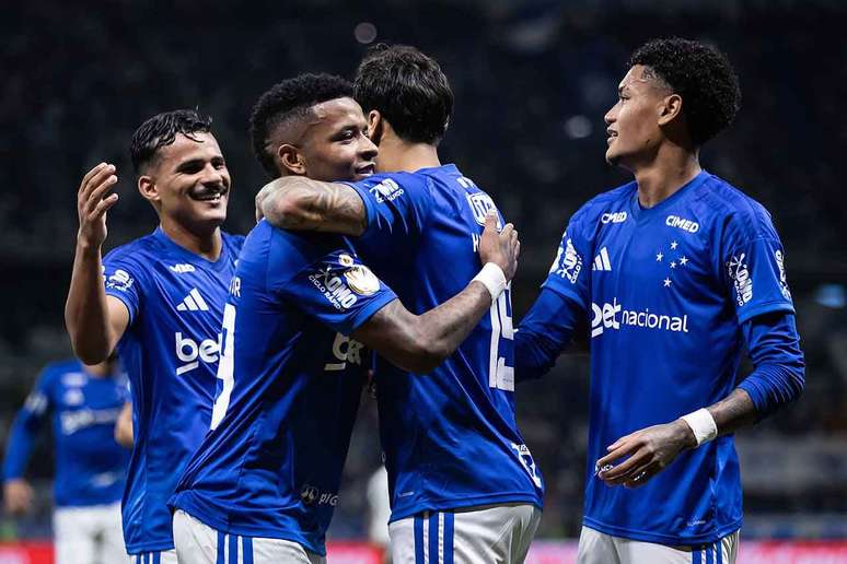 Vit&oacute;ria leva o Cruzeiro &agrave;s oitavas da Copa do Brasil.