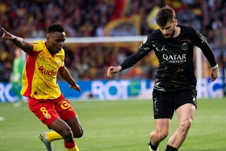 PSG pouco apareceu no primeiro tempo e abriu o placar a partir de um passe errado da zaga advers&aacute;ria &ndash;