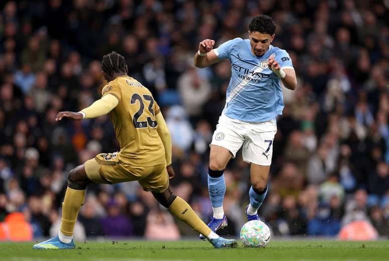 City segue na cola do Arsenal pelo t&iacute;tulo da Premier Legue &ndash;