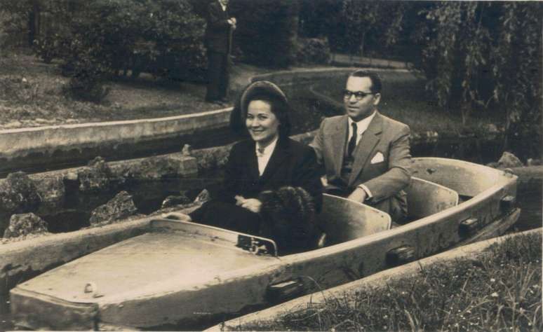 Aracy de Carvalho e Guimar&atilde;es Rosa em Paris, em 1949