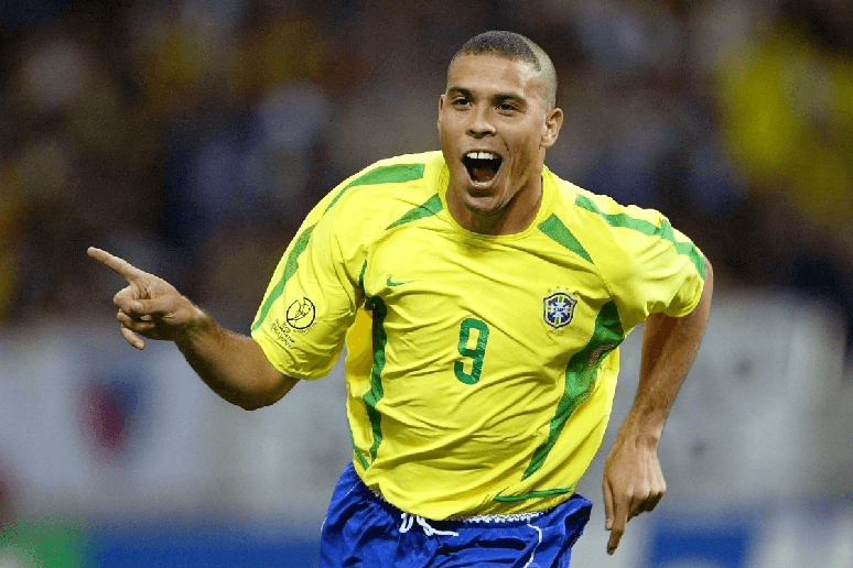 Em &ldquo;Ronaldo, O Fen&ocirc;meno&rdquo;, o ex-atacante revive desafios, les&otilde;es e a volta ao topo do futebol mundial 