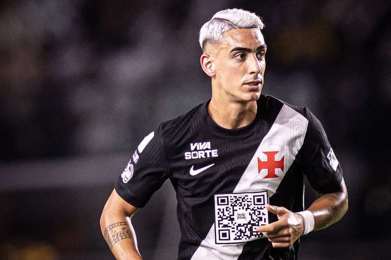 Jogadores do Vasco entraram em campo com QR Code na camisa &ndash;