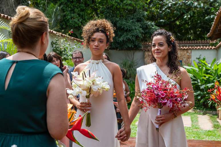 La&iacute;s (Lorena Lima) e Cec&iacute;lia (Maeve Jinkings), em &ldquo;Vale Tudo&rdquo; (
