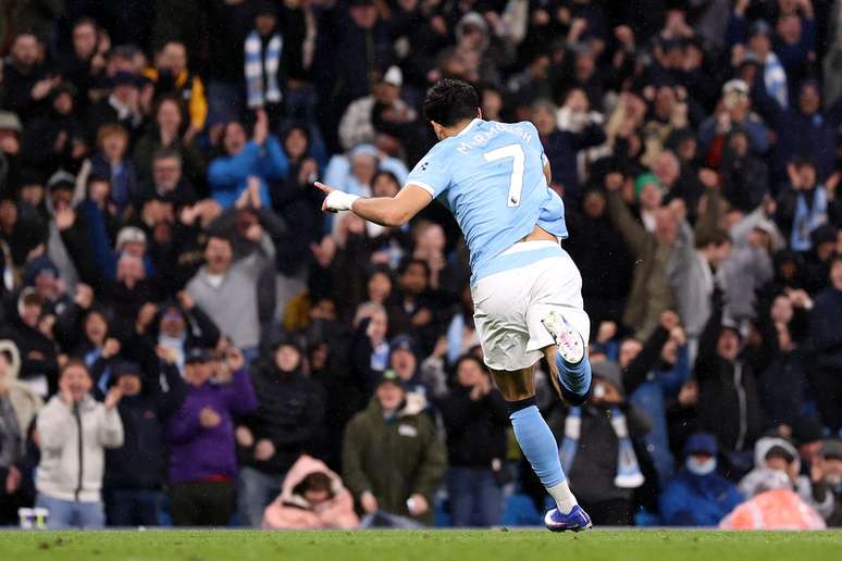 Marmoush comemorando o segundo gol 