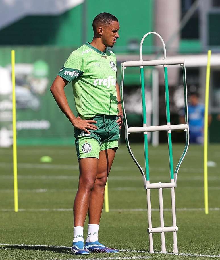 Michel Augusto em treino pelo Palmeiras 