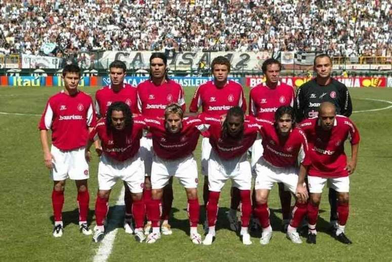 Elenco Colorado em 2005, quando foi vice-campe&atilde;o brasileiro ao perder o t&iacute;tulo para o Corinthians &ndash;