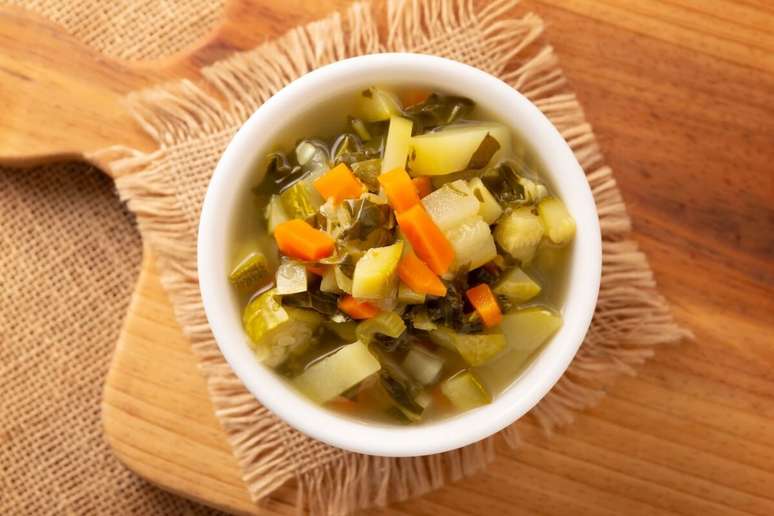 Sopa de legumes low carb 