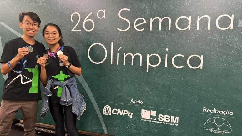 A dupla mergulhou no mundo das olimp&iacute;adas do conhecimento nas mais diversas &aacute;reas