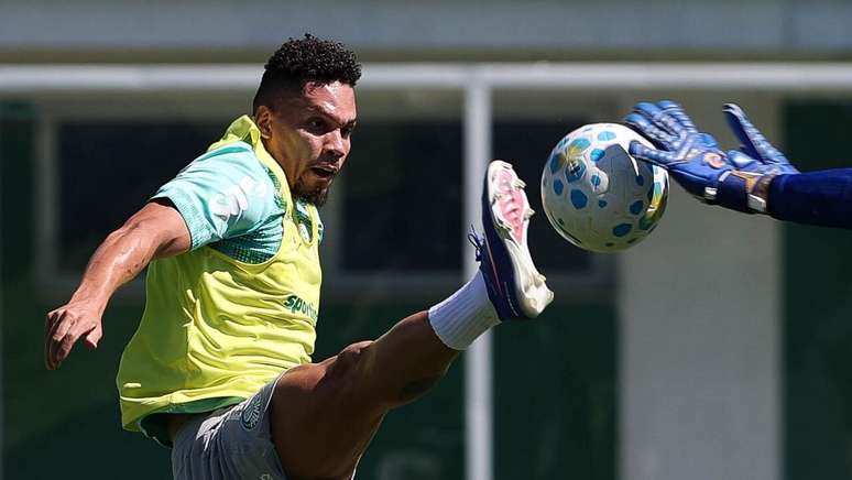 Paulinho ficar fora de jogo na Copa do Brasil n&atilde;o causou preocupa&ccedil;&atilde;o no Palmeiras &ndash;