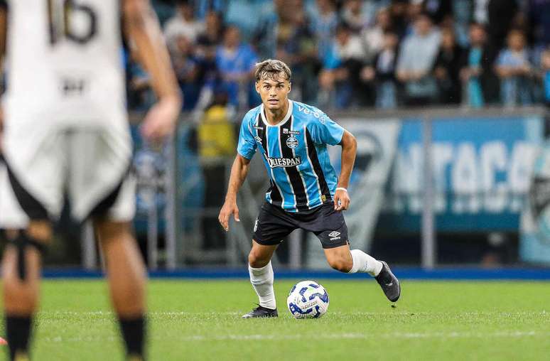 Oriundo da base, Thiaguinho est&aacute; na lista do t&eacute;cnico portugu&ecirc;s pela Copa do Brasil &ndash;