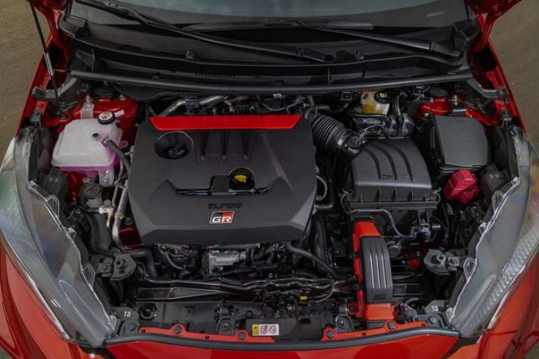 O novo GR Yaris chega por R$ 354.990