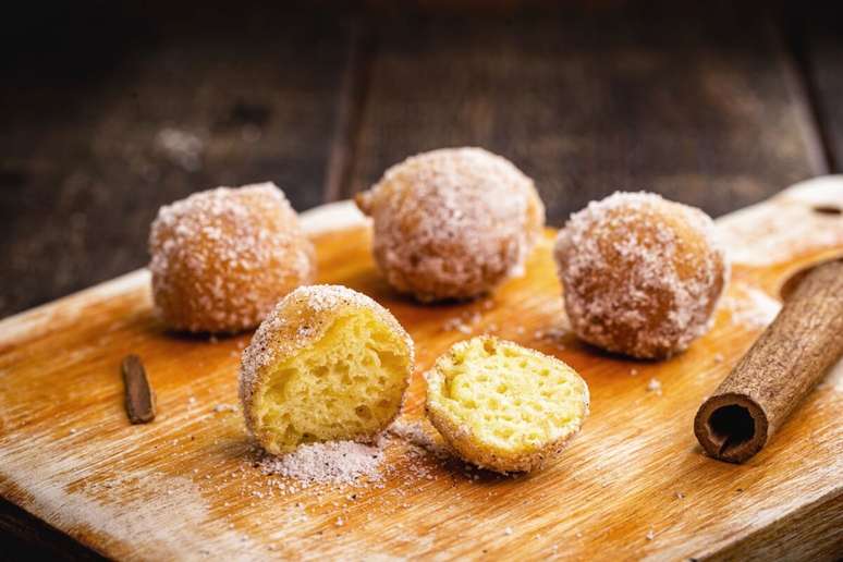 Bolinho de chuva proteico de banana 