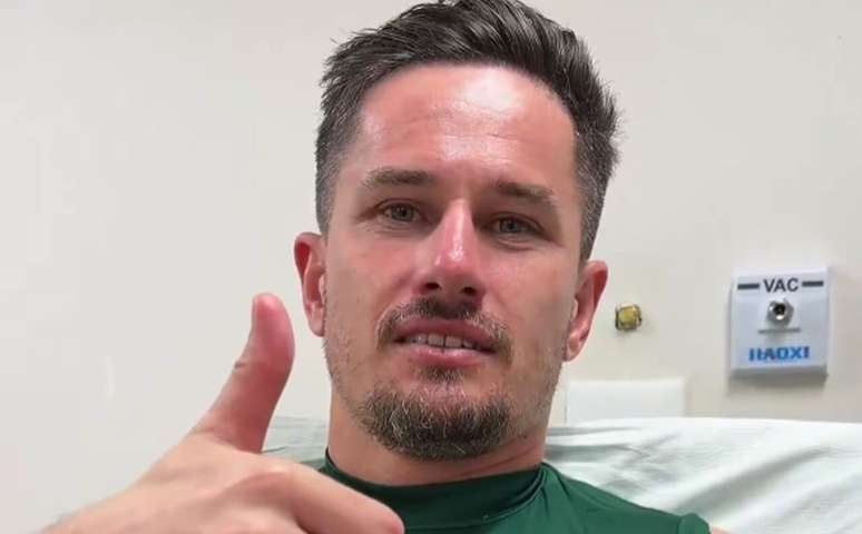 Tadeu manda mensagem para a torcida do Goi&aacute;s ap&oacute;s a confirma&ccedil;&atilde;o da fratura.