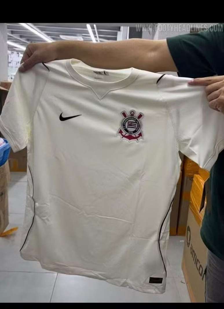 Imagem da nova camisa do Corinthians &ndash;