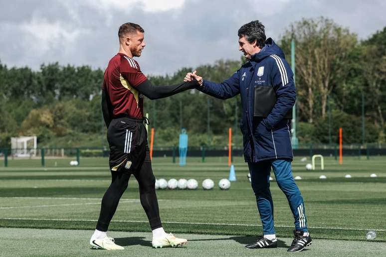 Atividade de prepara&ccedil;&atilde;o dos Villans antes de enfrentar o Liverpool &ndash;
