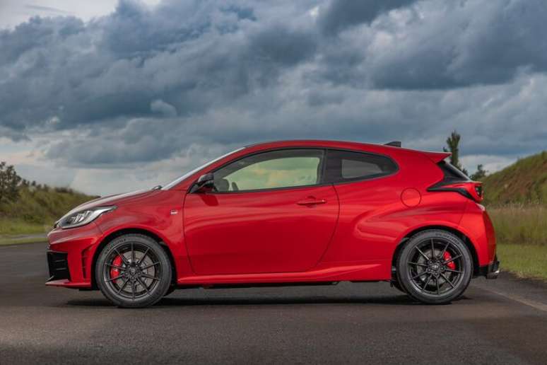 O novo GR Yaris chega por R$ 354.990