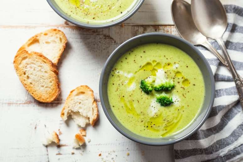 Creme low carb de br&oacute;colis e ricota 