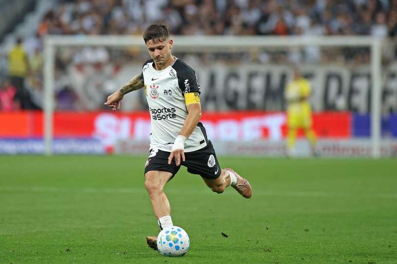 Rodrigo Garro (Corinthians) durante jogo contra o Palmeiras. 