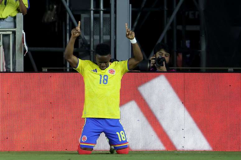 Carbonero celebrando gol pela Col&ocirc;mbia 