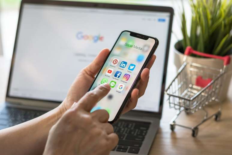 Cada intera&ccedil;&atilde;o no ambiente digital contribui para fortalecer ou enfraquecer a credibilidade e moldar a forma como marcas e profissionais s&atilde;o percebidos 