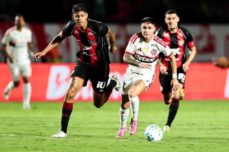 Guerreiro, Vit&oacute;ria consegue &ldquo;remontada&rdquo; para cima do Flamengo &ndash;