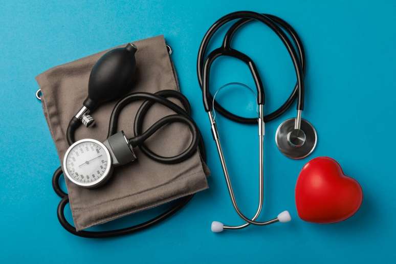 A hipertens&atilde;o arterial aumenta as chances de infarto e AVC 