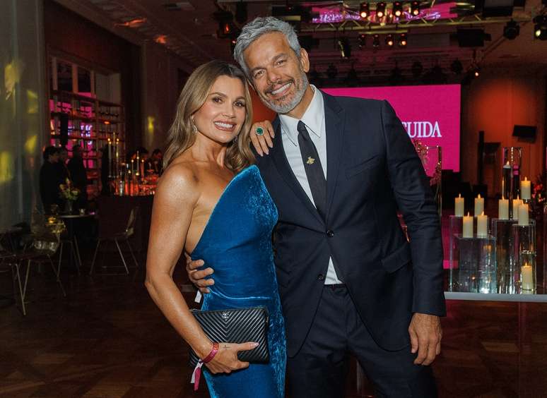 Fl&aacute;via Alessandra e Otaviano Costa na festa de lan&ccedil;amento de "Quem Ama Cuida"