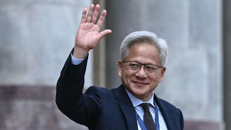Jensen Huang, fundador e CEO da Nvidia, no Grande Sal&atilde;o do Povo, em Pequim