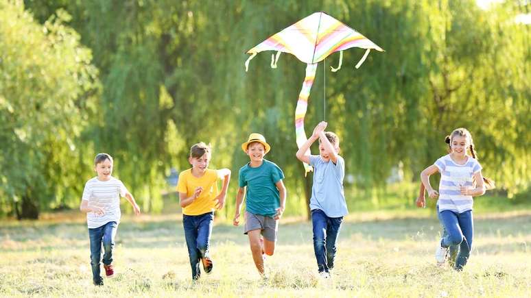 Um ano para uma crian&ccedil;a de 6 anos representa um grande peda&ccedil;o de sua exist&ecirc;ncia &ndash; depositphotos.com / serezniy