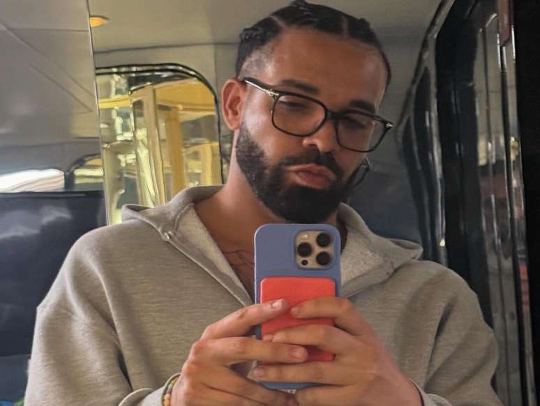 (புகைப்படம்: Instagram @champagnepapi)