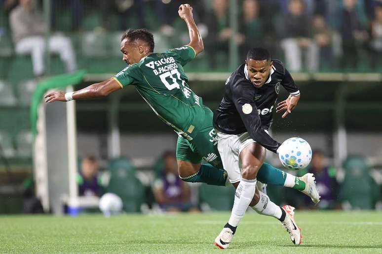 J&uacute;nior Santos finaliza mal &ndash;