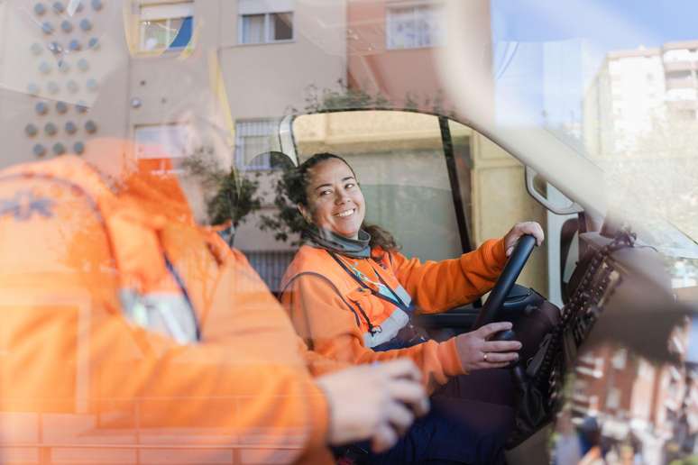 Profissionais como motoristas de ambul&acirc;ncia e de t&aacute;xi costumam apresentar menor mortalidade por Doen&ccedil;a de Alzheimer em compara&ccedil;&atilde;o com outras profiss&otilde;es