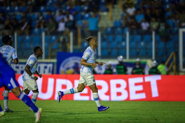 Braithwaite vem retomando a forma f&iacute;sica ap&oacute;s se recuperar de grave les&atilde;o &ndash;
