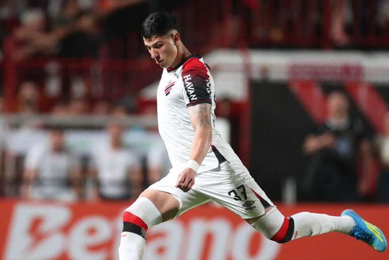 Esquivel pode enfrentar o Flamengo &ndash;