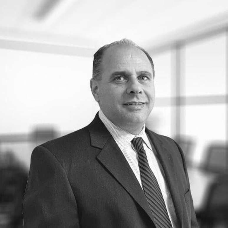 Paulo Calixto se tornou um amigo pr&oacute;ximo de Eduardo Bolsonaro nos Estados Unidos, ajudando o deputado federal cassado em seu processo de visto