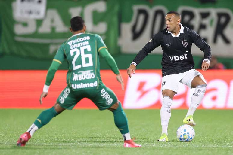Botafogo n&atilde;o passou pela limitada Chapecoense &ndash;