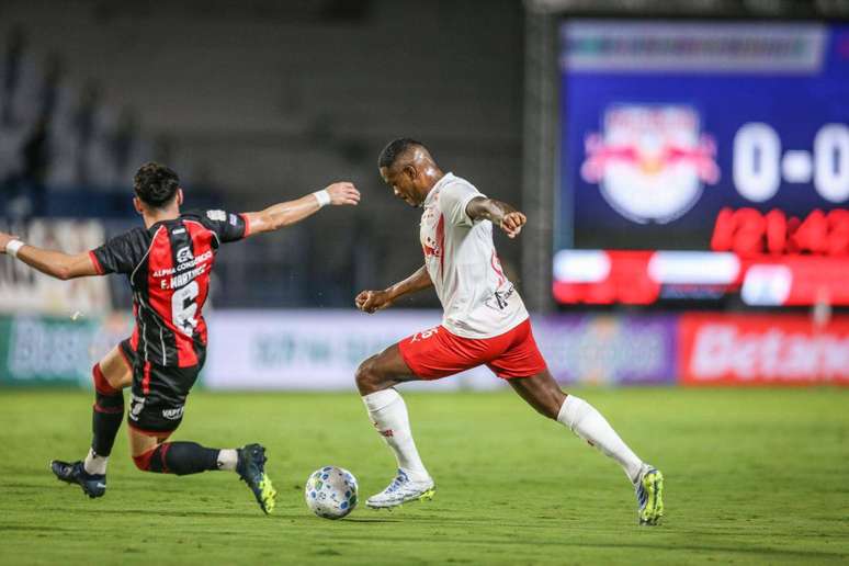 Bragantino fez valer o mando de campo e venceu o Vit&oacute;ria por 2 a 0 em casa &ndash;