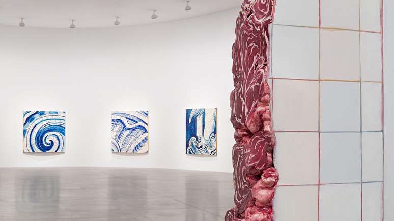 Obras de Adriana Varej&atilde;o em exposi&ccedil;&atilde;o na galeria Gagosian, em Roma, em 2016
