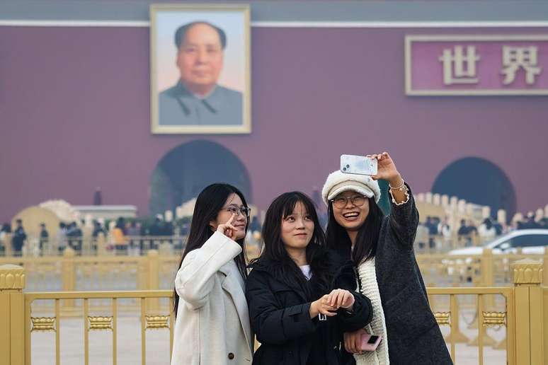 Retratos de Mao ainda s&atilde;o exibidos em locais p&uacute;blicos, como a Pra&ccedil;a Tiananmen em Pequim