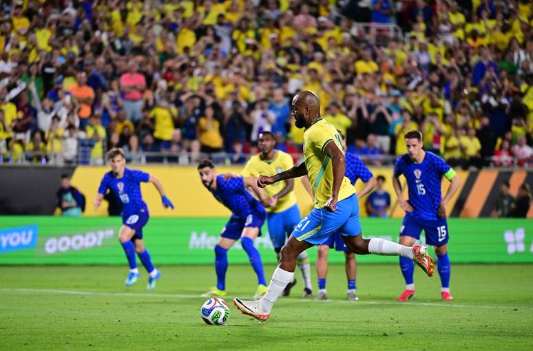 Igor Thiago marcando seu primeiro gol pela Sele&ccedil;&atilde;o Brasileira 