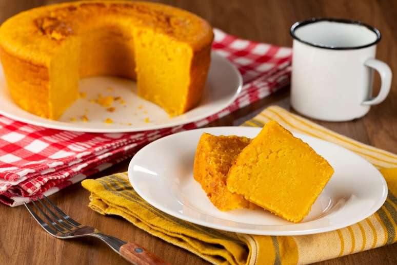 Bolo de milho-verde sem gl&uacute;ten de liquidificador 
