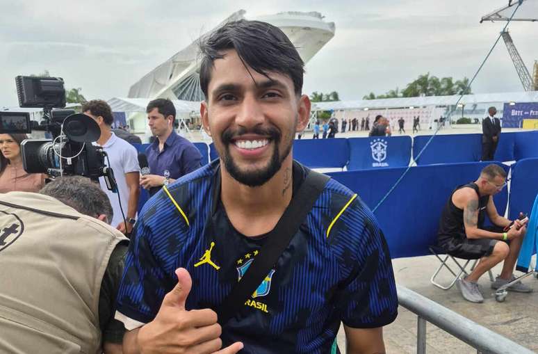 Brendon, s&oacute;sia de Lucas Paquet&aacute;, que vive a expectativa de ir para a Copa &ndash; Carlos Alberto Vieira/Jogada10