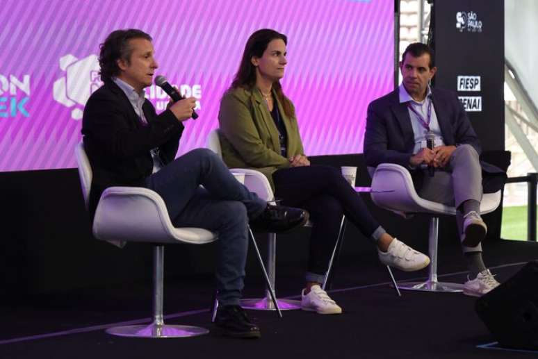 Painel A Cidade Orientada por Dados com Cassiano Rusycki, Paula Aluani e Roberto Speicys Cardoso no S&atilde;o Pauo Innovation Week