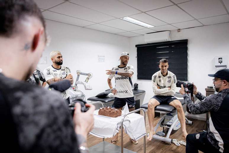 Neymar chegando no CT Rei Pel&eacute; ap&oacute;s convoca&ccedil;&atilde;o para sele&ccedil;&atilde;o (19/05/2026) &ndash;