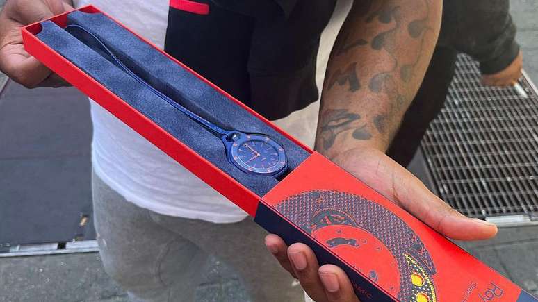 Pessoas ficaram na fila por dias para comprar um Audemars Piguet x Swatch Royal Pop