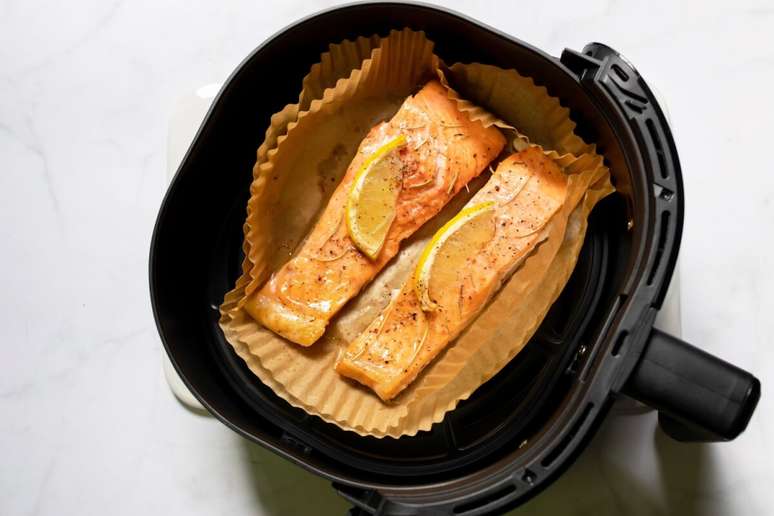 Salm&atilde;o grelhado com lim&atilde;o-siciliano 