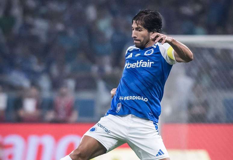 Lucas Silva surge como poss&iacute;vel novidade entre os titulares &ndash;